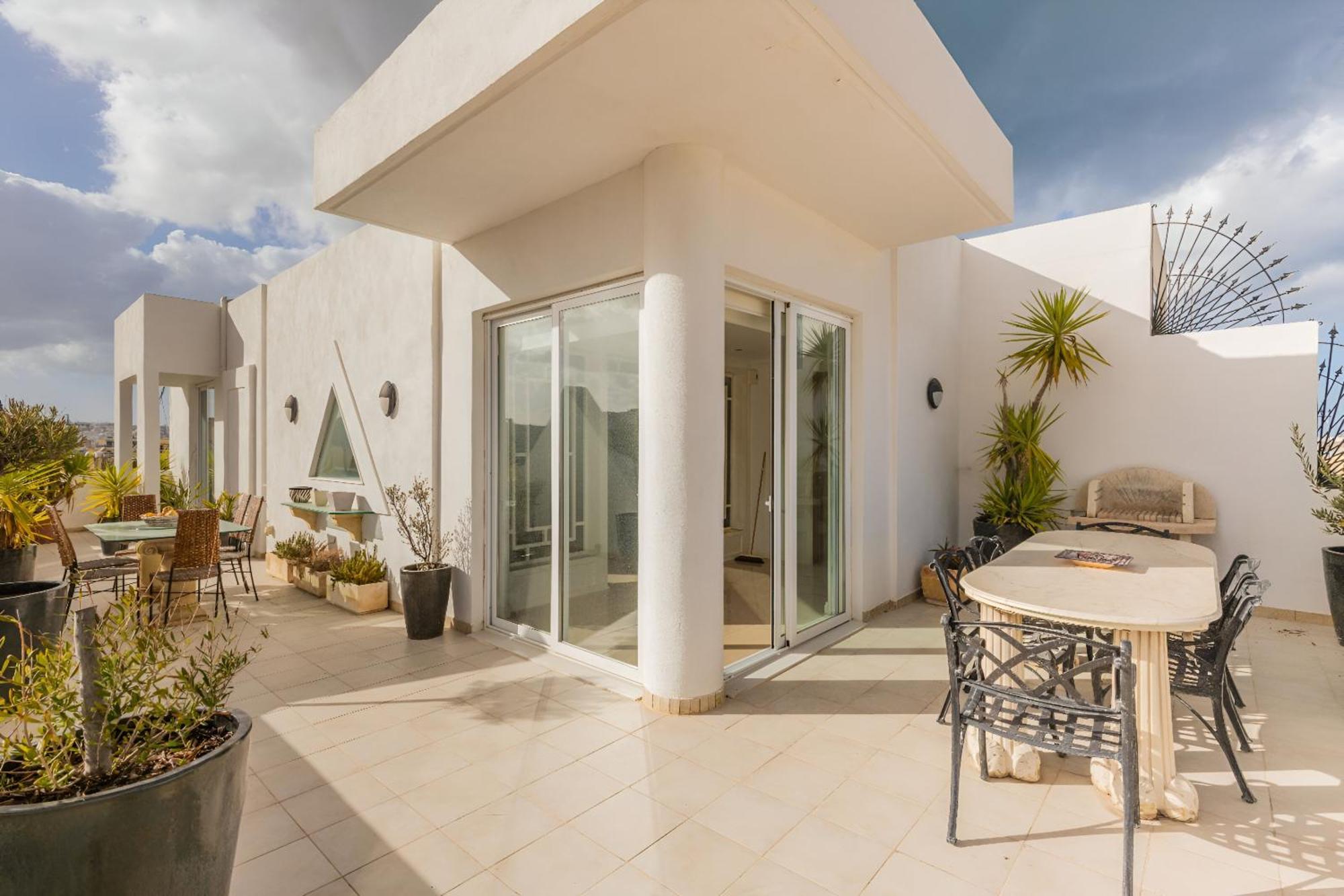 Stunning - Seaview Penthouse 3-Bed + Parking Apartment Слима Екстериор снимка
