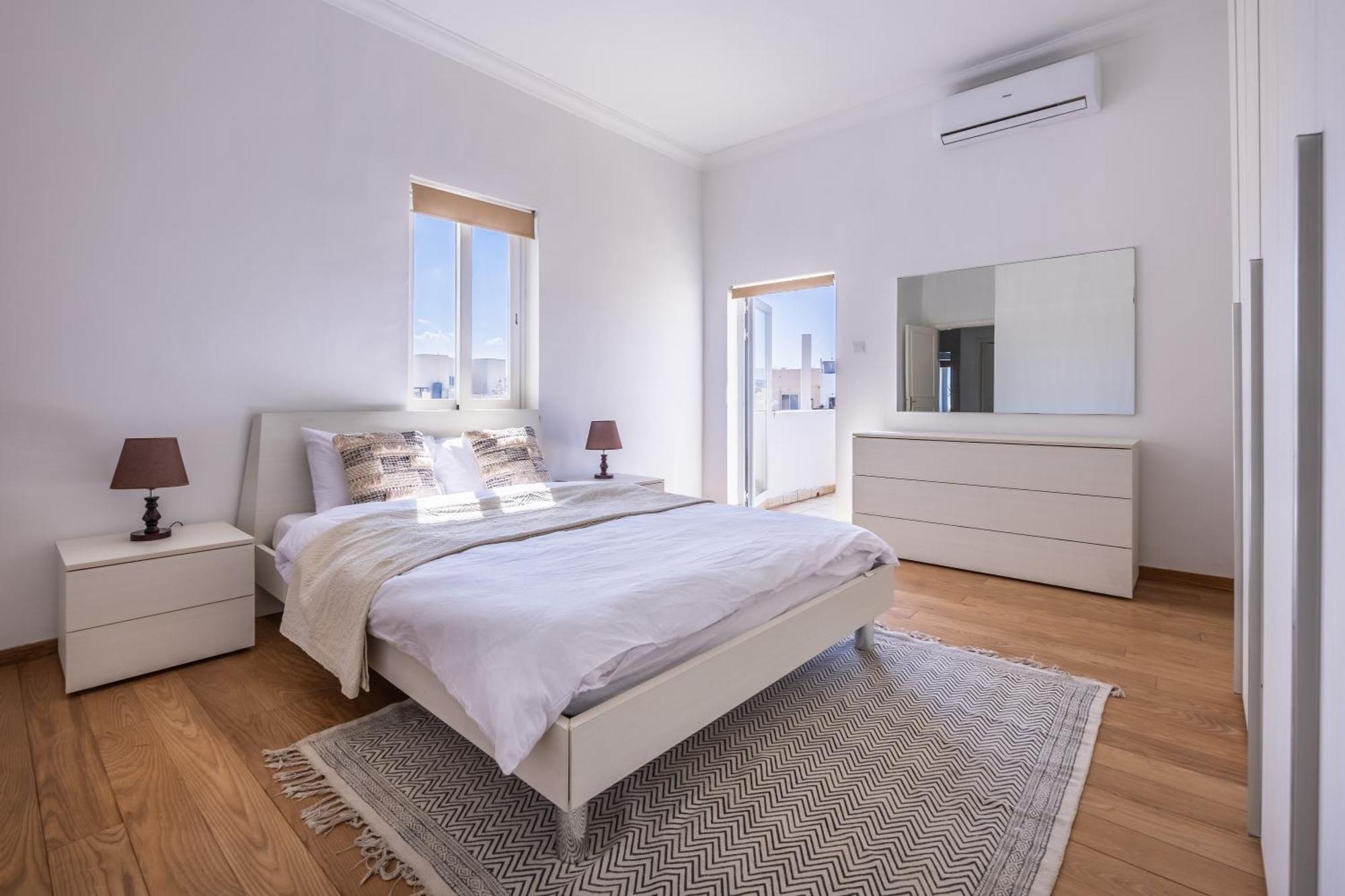 Stunning - Seaview Penthouse 3-Bed + Parking Apartment Слима Екстериор снимка