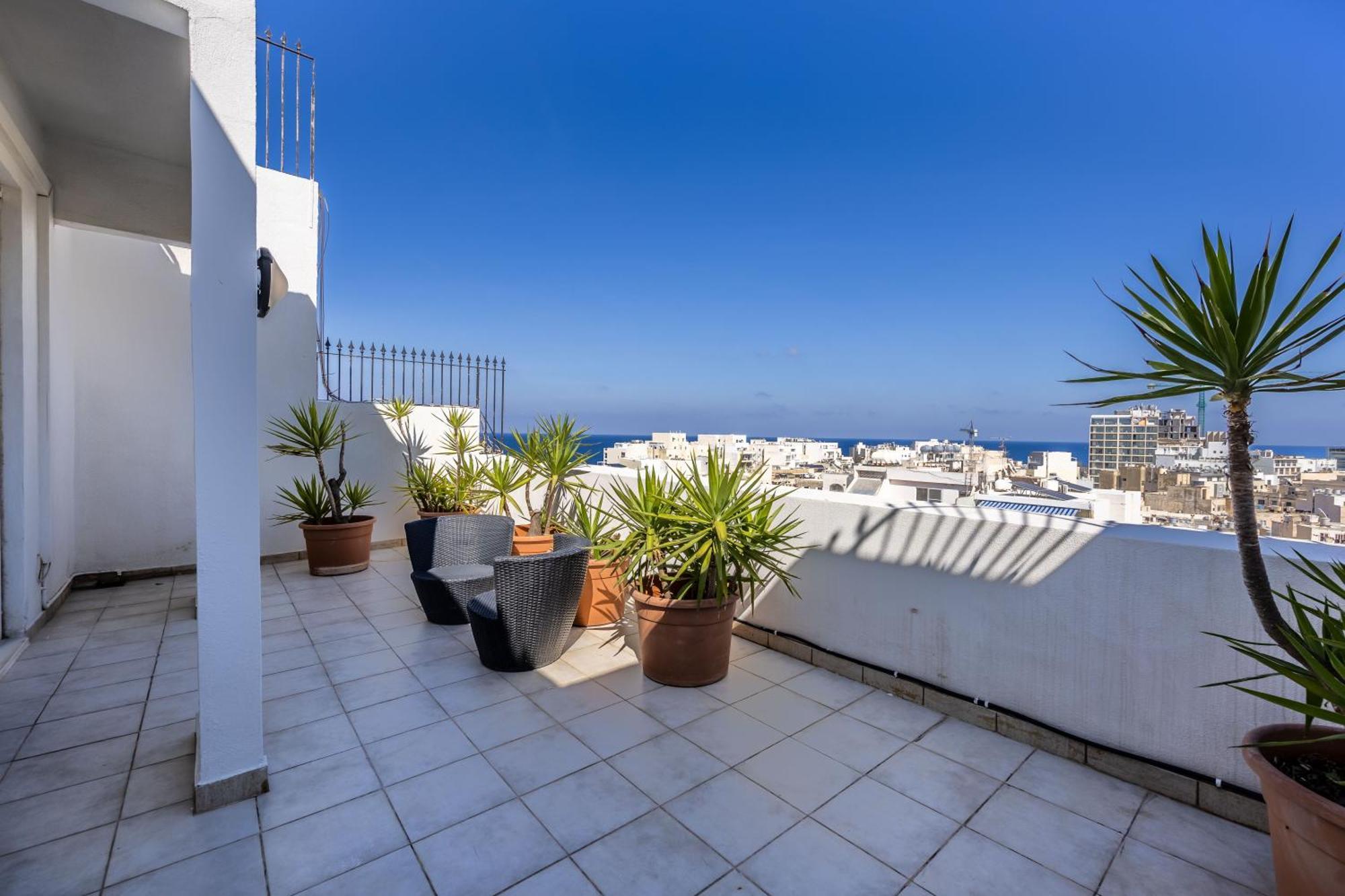 Stunning - Seaview Penthouse 3-Bed + Parking Apartment Слима Екстериор снимка