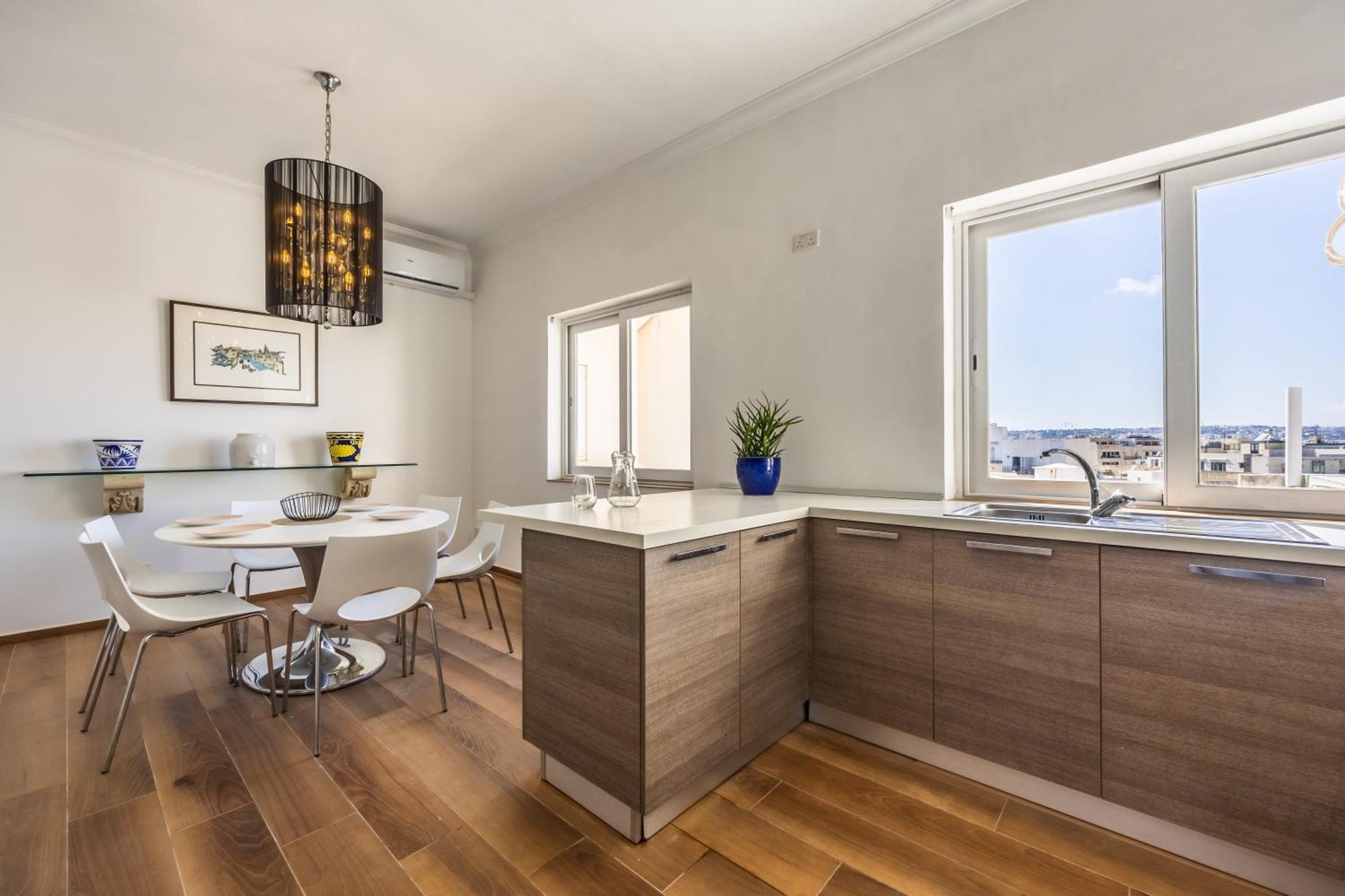 Stunning - Seaview Penthouse 3-Bed + Parking Apartment Слима Екстериор снимка