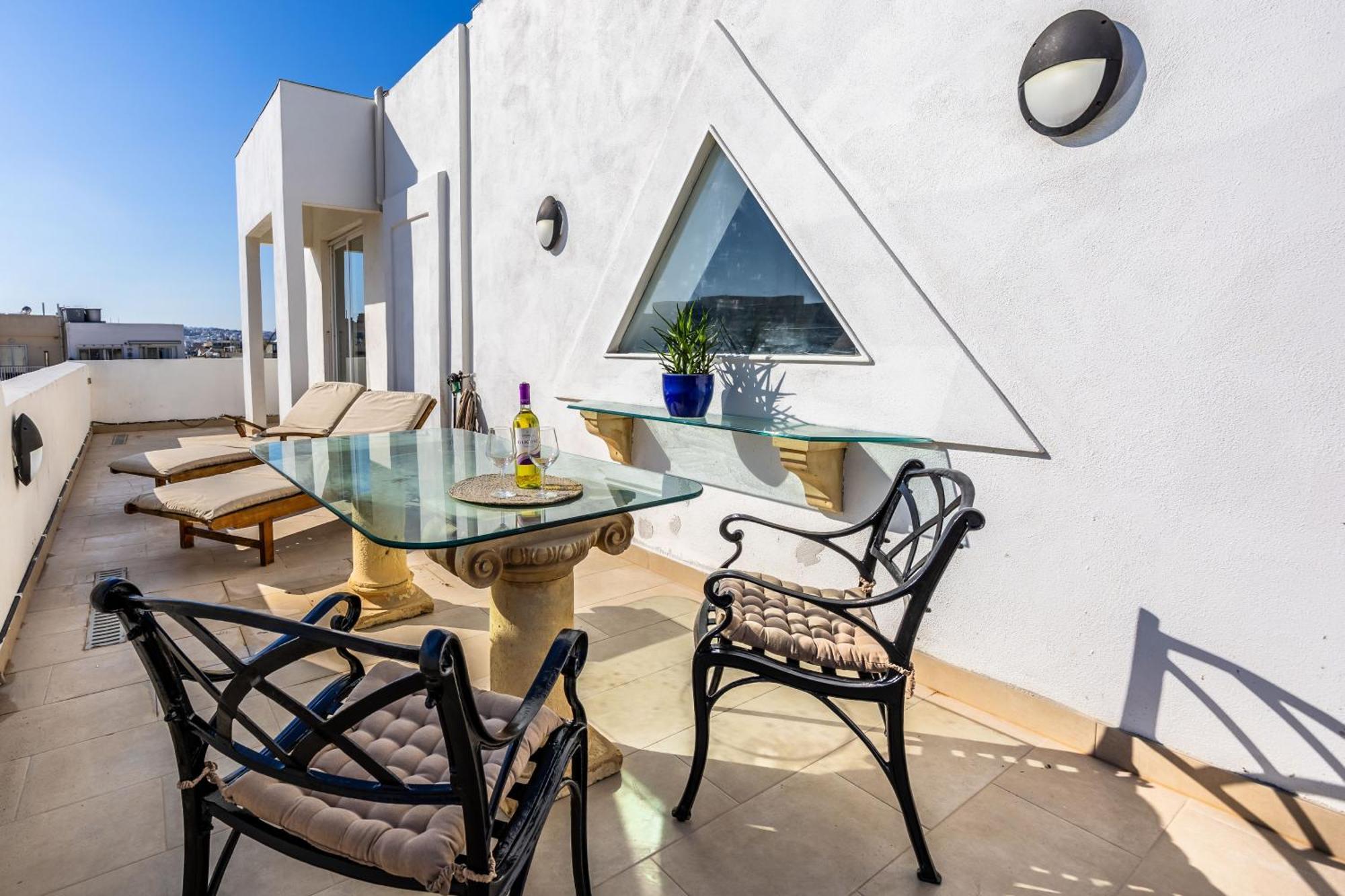 Stunning - Seaview Penthouse 3-Bed + Parking Apartment Слима Екстериор снимка